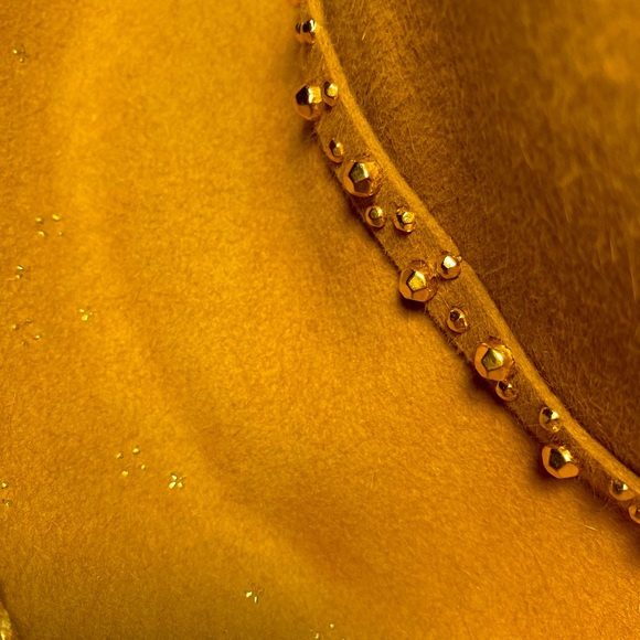 Designer’s Handmade beaded embroidered hat by Jack McConnell - Picture 9 of 13